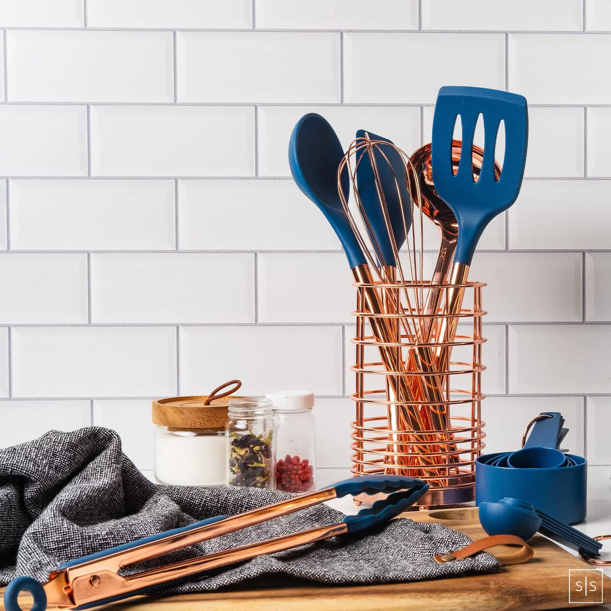 17 Pc Copper and Blue Silicone Kitchen Utensils Set V82519