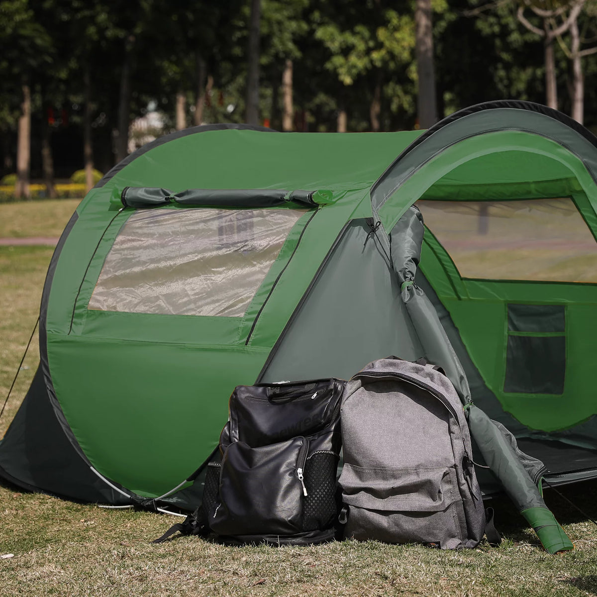3 Person Pop Up Camping Tent B368653