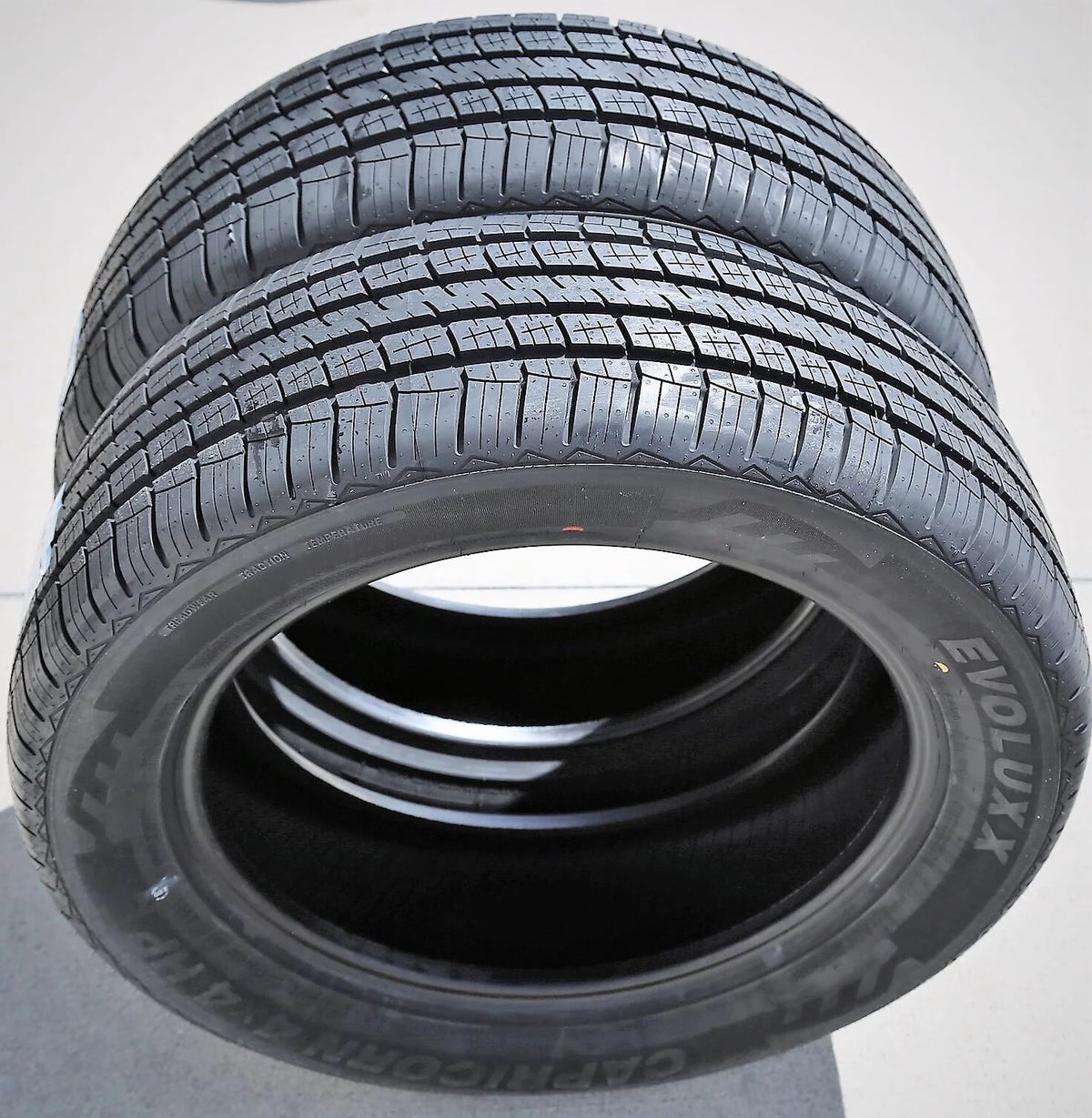 245/55R19 103V 4X4 HP Tire C81963