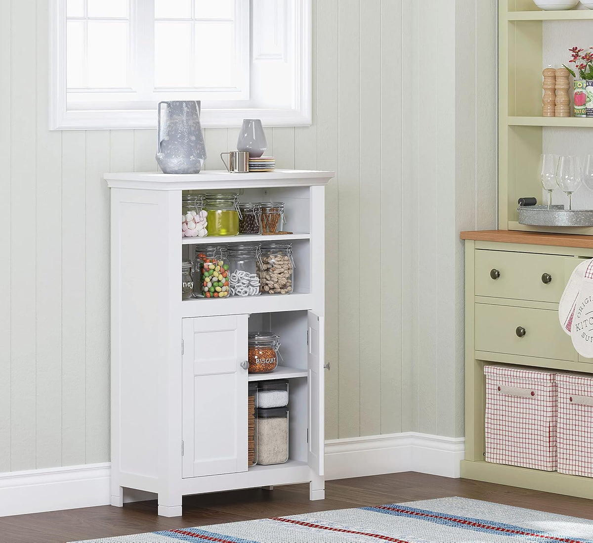 Freestanding Bathroom Cabinet with Doors and Adjustable Shelf, White Y989