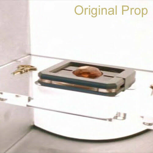 James Bond - Goldeneye Limited Edition Prop Replica A709272